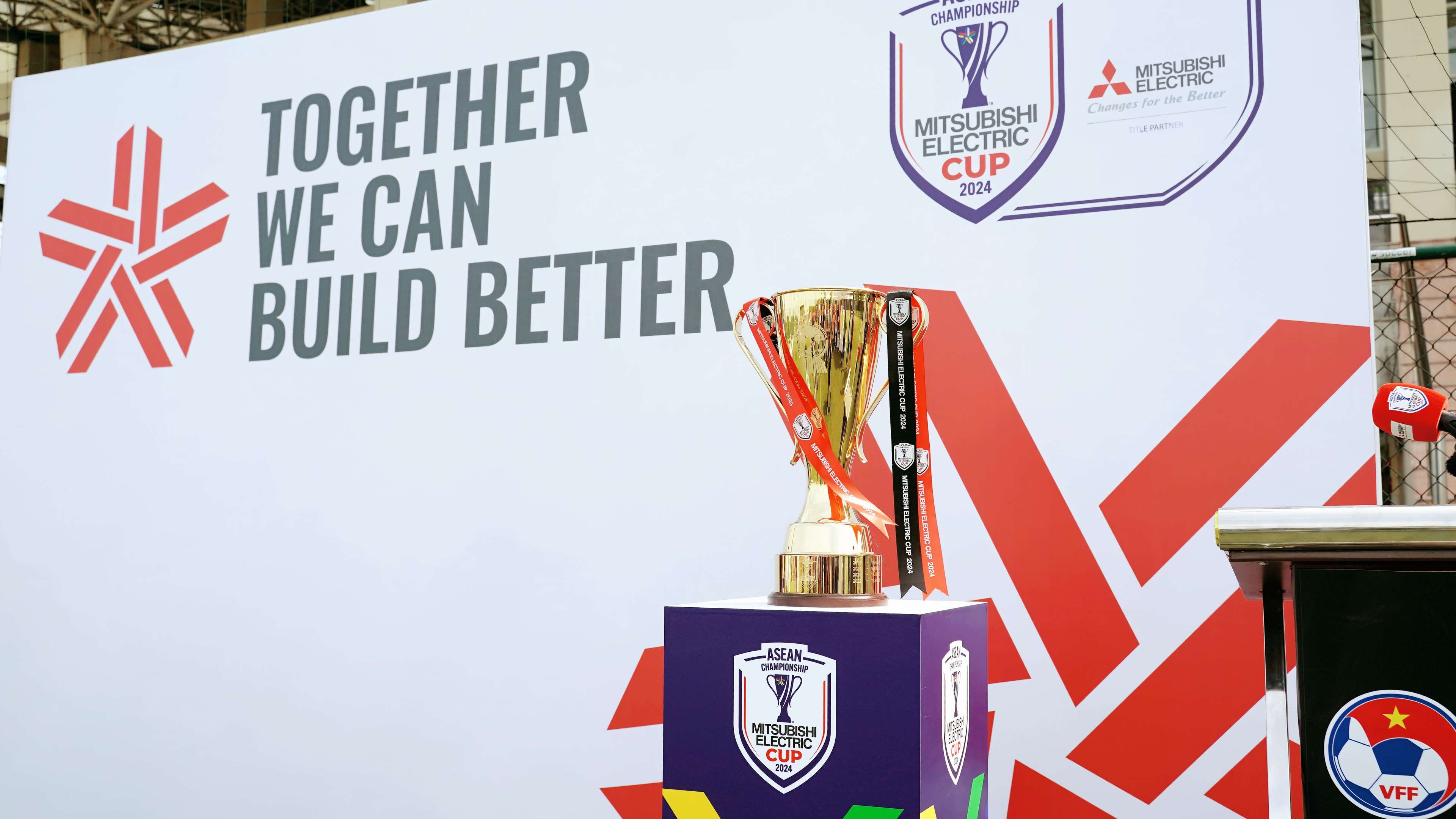 员的出色发 员的出色发